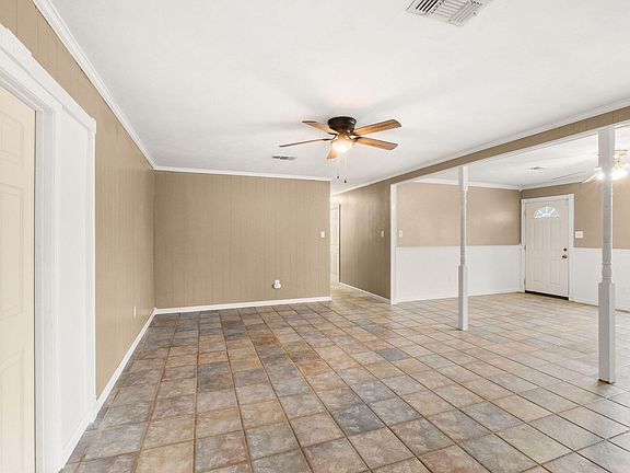 4th image of 707 W Hawthorne Rd