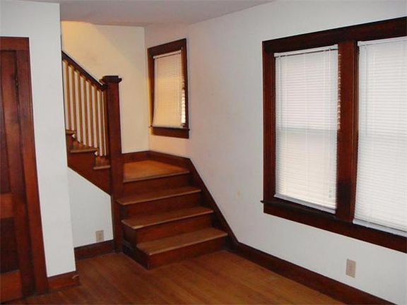5th image of 41 E Dodridge St