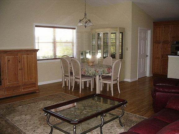 4th image of 606 Collier Ave