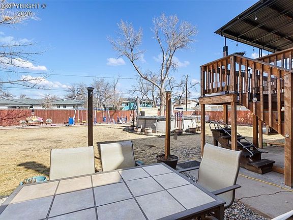 4th image of 1029 Phay Ave