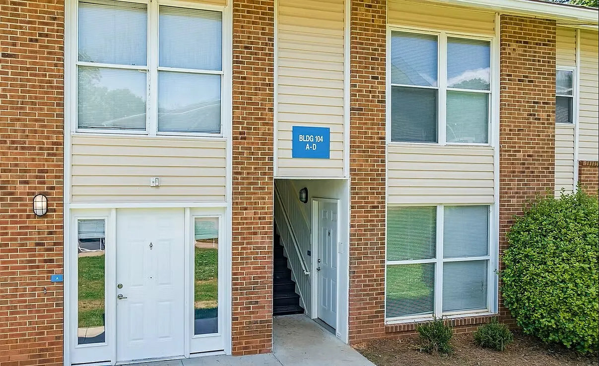 The Club Apartments — Photo 3