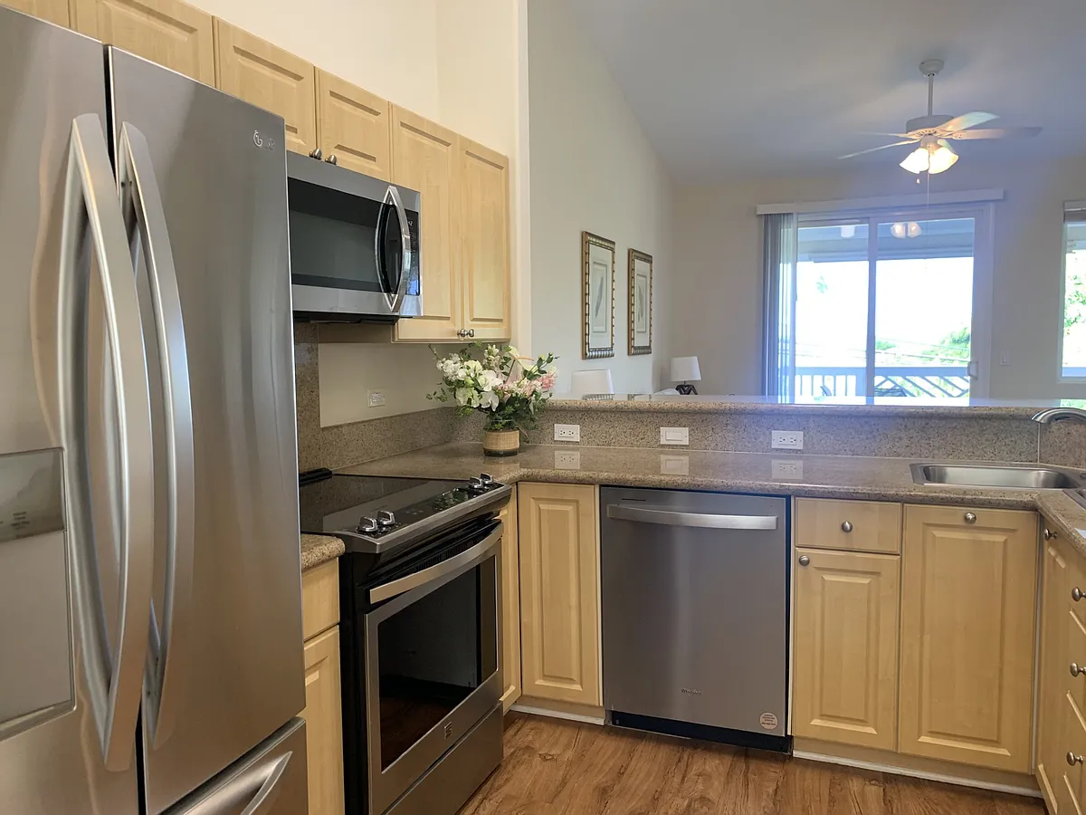 Building Photo - 75-6009 Alii Dr #V21