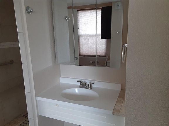 4th image of 139 W Peoria St #201
