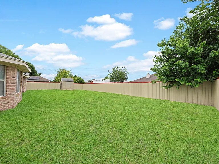 2806 Hydrangea Ave — Photo 21