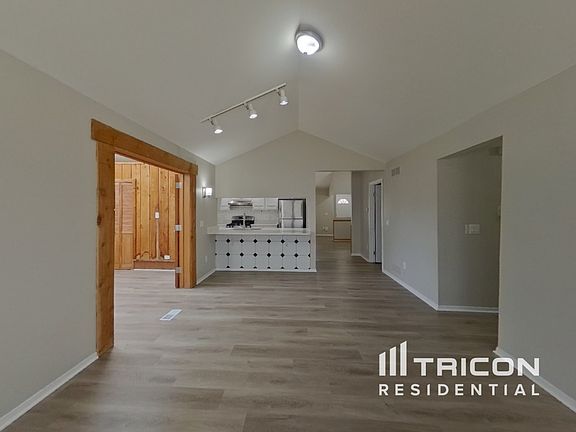 3rd image of 2836 Garden Dr