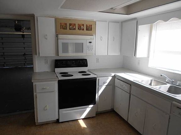 Pics good, Kitchen rough