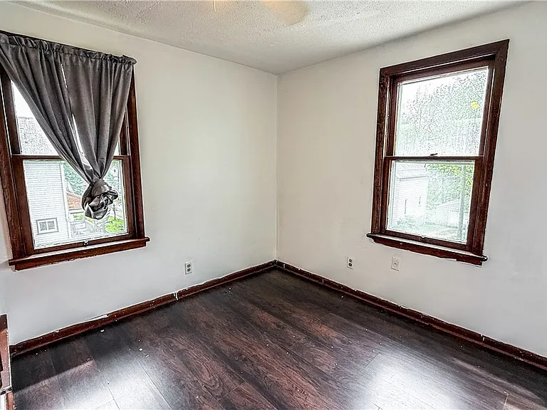987 Boone St — Photo 24