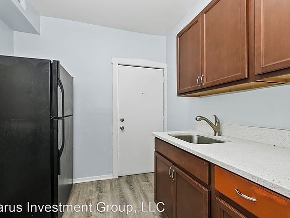 5th image of 6100 S Eberhart Ave APT 2W