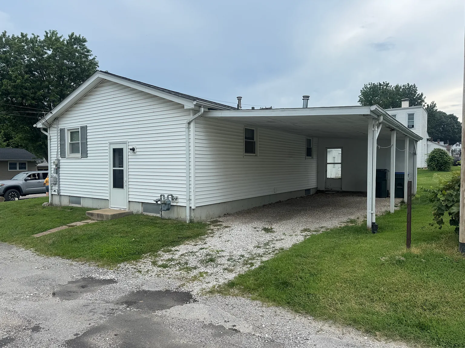 2 bed, 800 sqft, $1,350 — Photo 2
