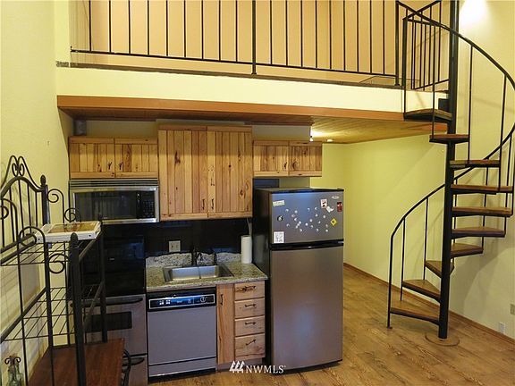 3rd image of 223 E Hyak Drive #634