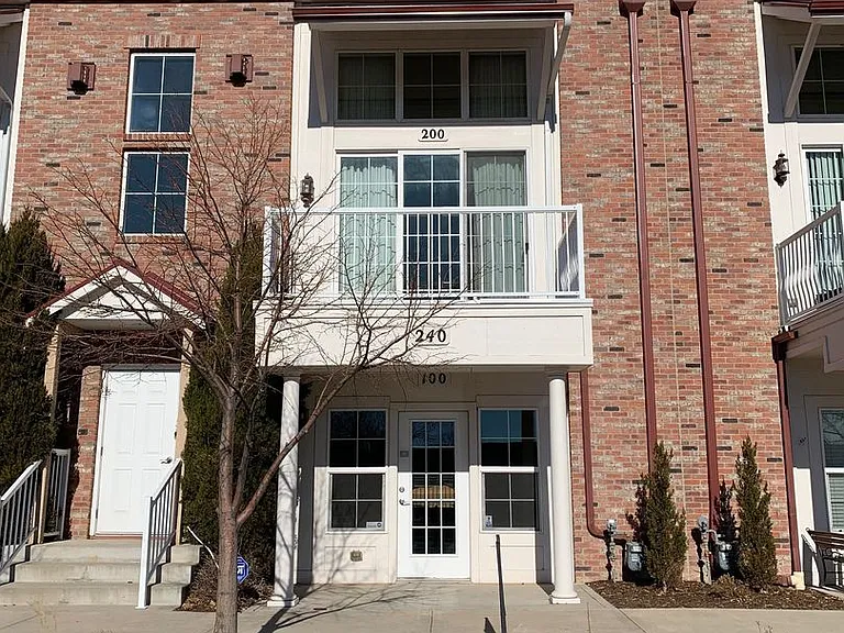 240 Writers Way — Photo 1
