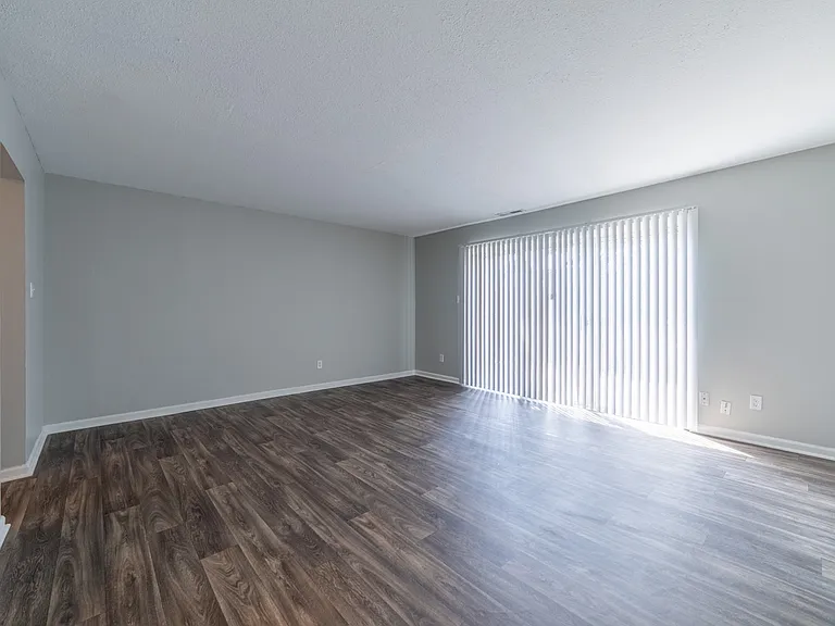 Barrington Estates Apartments — Photo 19