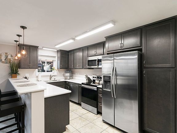4th image of 14001 James Dr APT 704