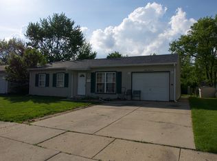 814 Hillside Dr, Streamwood, IL 60107