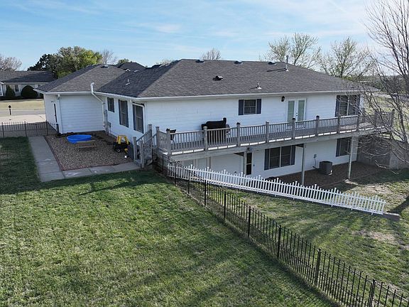4th image of 503 Novak St