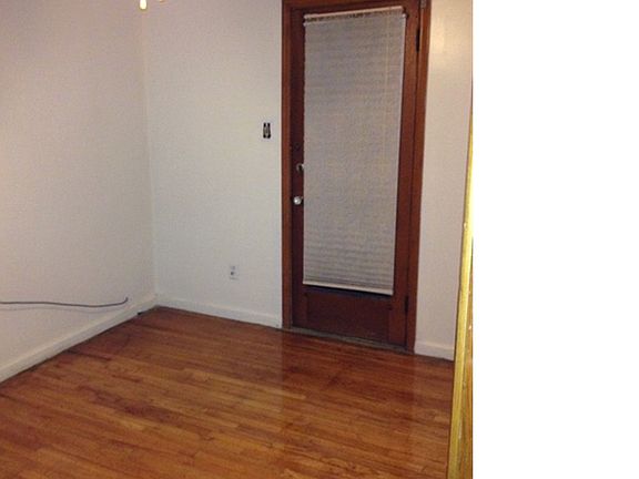 3rd image of 16614 La Salle Ave #2