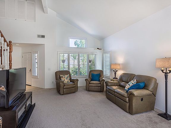 5th image of 28756 Greenwood Pl