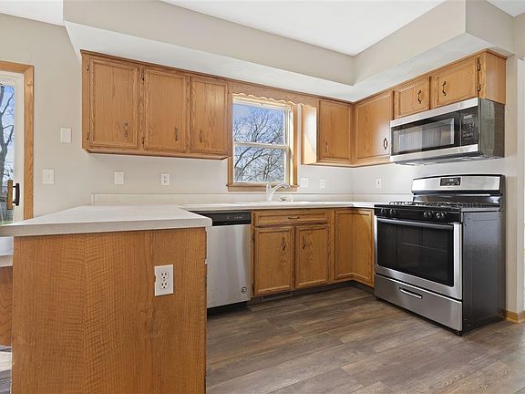 5th image of 5025 Bridge Ct