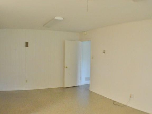 5th image of 543 Willowick Dr
