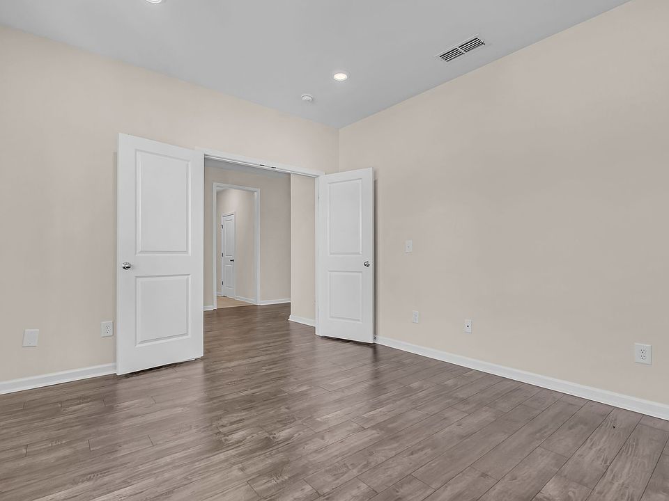 1st image of 633 Castle Rd