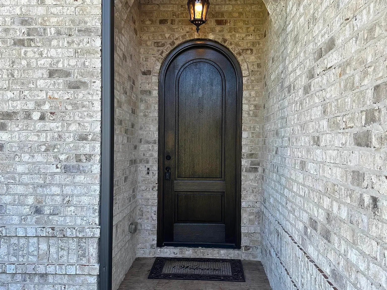 3 bed, 2.5 bath, 2061 sqft, $2,350 — Photo 2