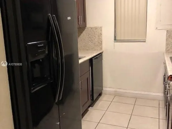 399 NW 72nd Ave APT 205, Miami, FL 33126