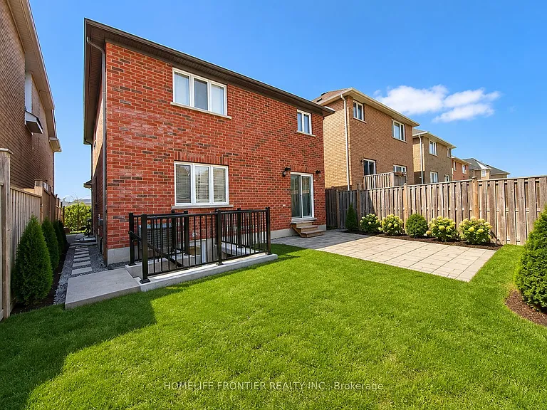 669 Armstrong Blvd #LOWER — Photo 13