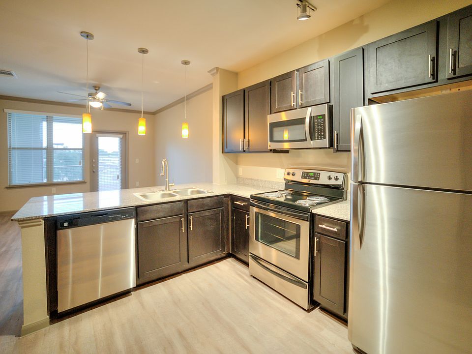 1st image of 6520 Jamail Dr #109