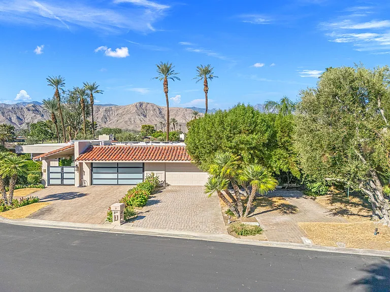 10 Whittier Ct — Photo 7