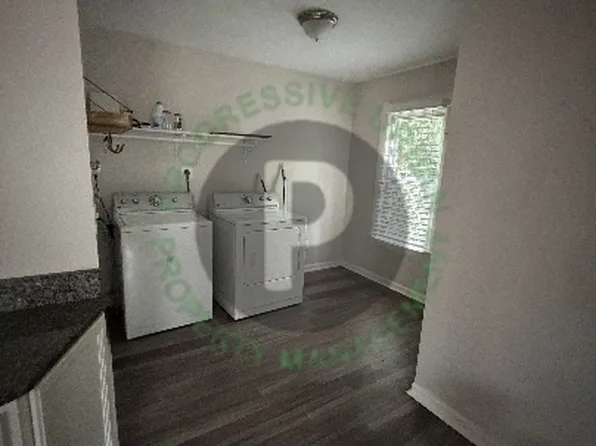 2562 W 10th St, Cleveland, OH 44113