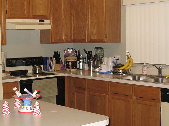 4th image of 10200 Willowemac Ct
