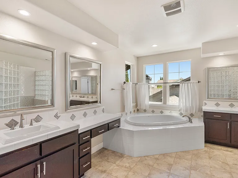 2795 Cooper Cir — Photo 36