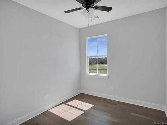 3rd image of 850 E Sallier St #7