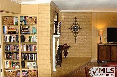 3rd image of 2803 Fox Hill Dr