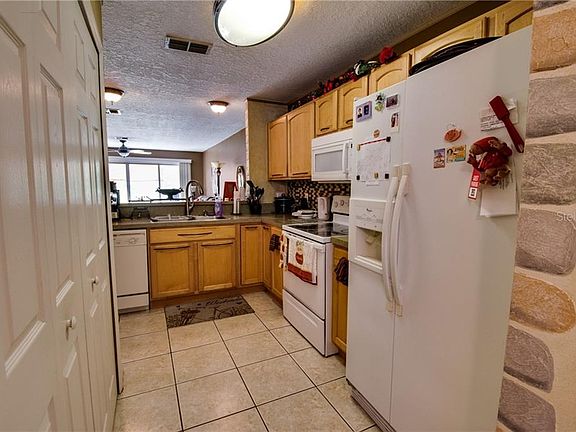 4th image of 2672 Emerald Lake Ct