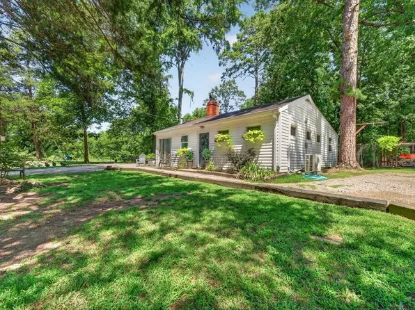 126 Kiowa Ct, Clarksville, VA 23927