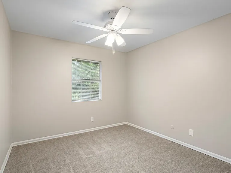 Winthrop Apartments — Photo 26