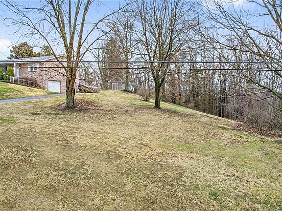 3rd image of 1 Royal Oaks Dr