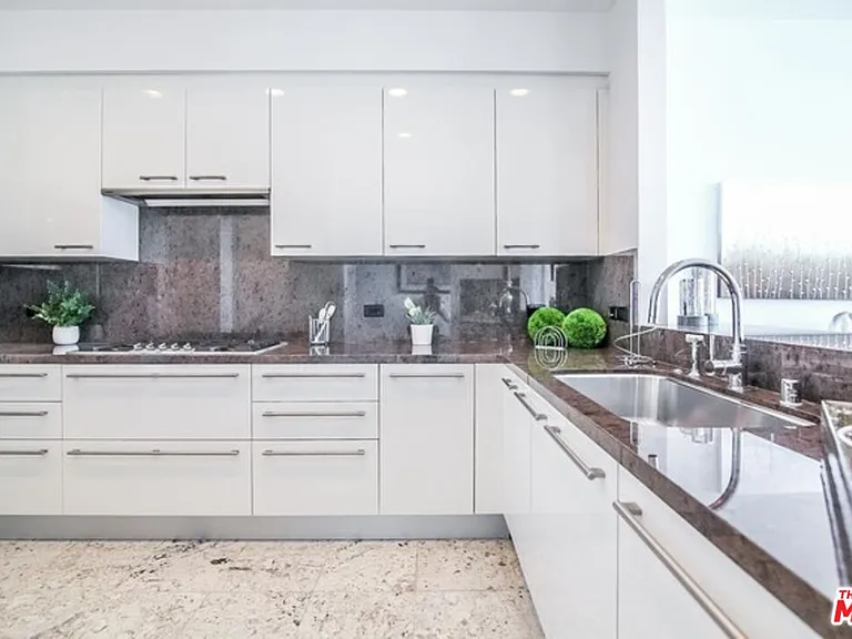 900 W Olympic Blvd #28D — Photo 13