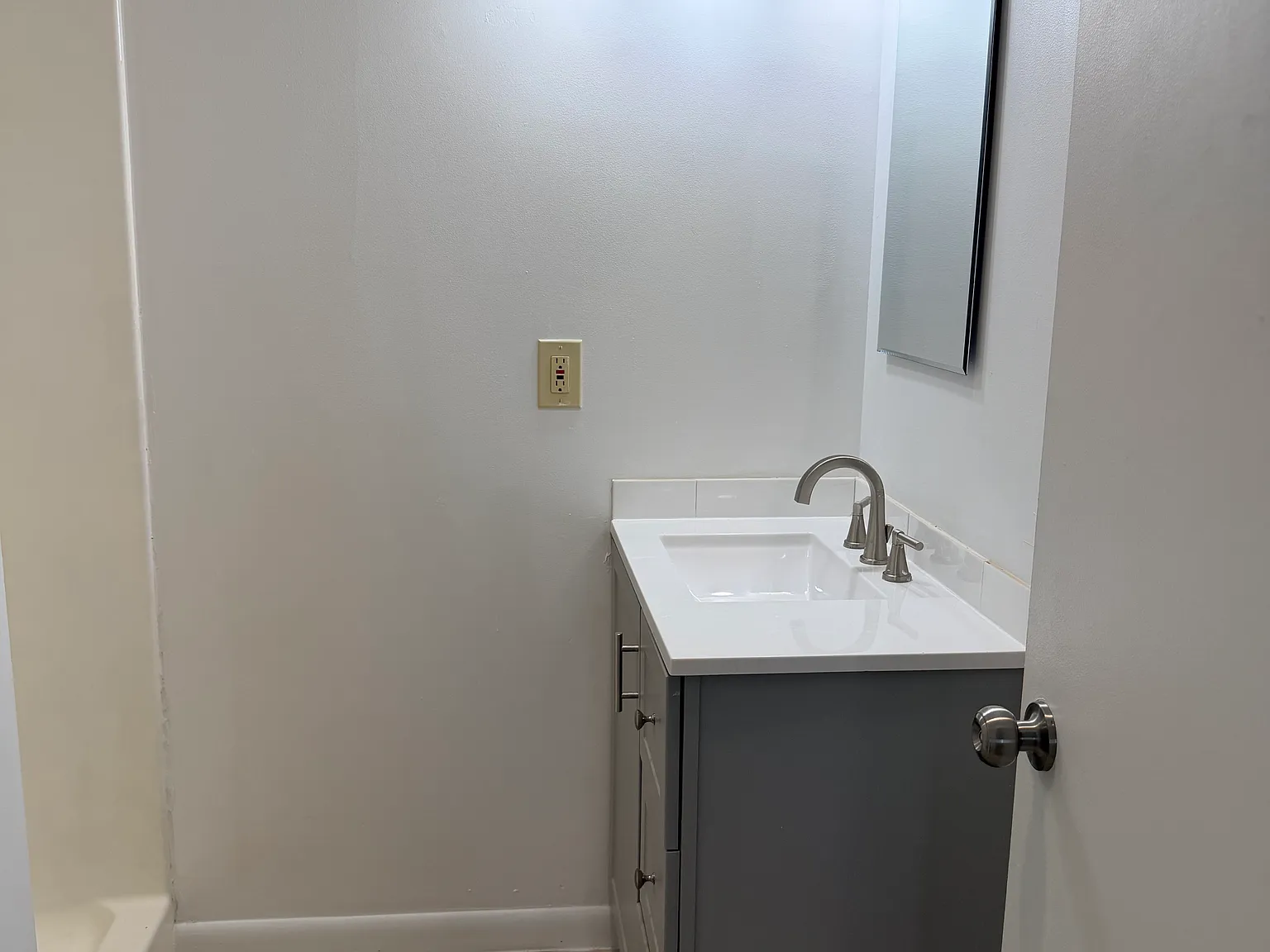 3 bed, 1288 sqft, $1,700 — Photo 2