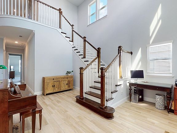 5th image of 53 Tilloo Ct