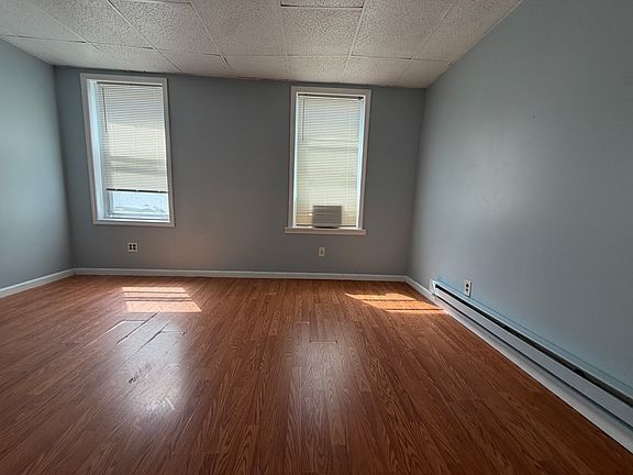 5th image of 309 N 13th St Floor 2