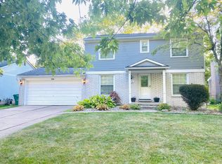 328 Fairhills Dr, Ypsilanti, MI 48197