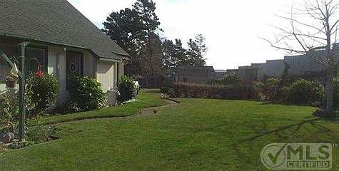 4th image of 1103 Breen St