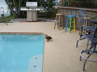 11425 5th St E, Treasure Island, FL 33706