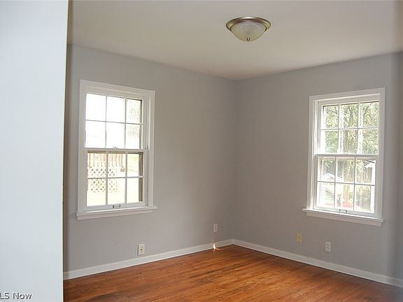 The windows shown are old; new windows are installed.