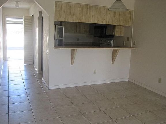 4th image of 804 Mohawk Pkwy APT 106