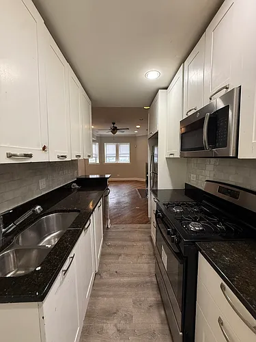 2240 W Morse Ave #G Photo 1