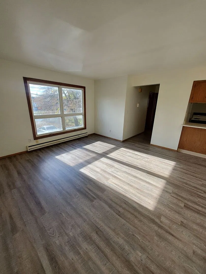 449 Dunbar Ave. 7 unit — Photo 4