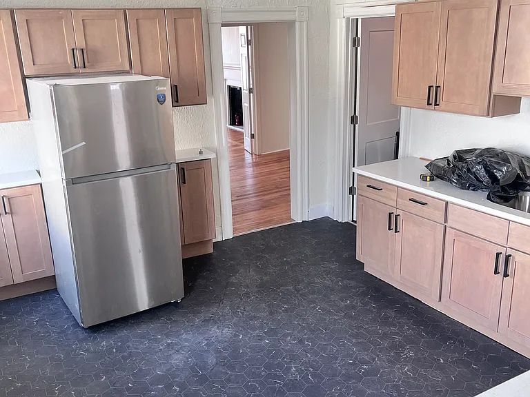 40 N Clover St #3 — Photo 3